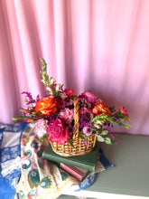 Load image into Gallery viewer, Spring basket